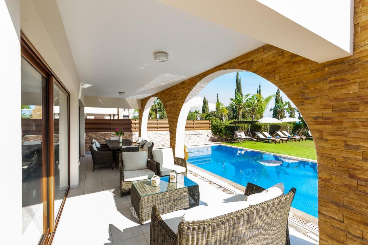 Sea Front Oceanus H2 By Ezoria Villas أيا نابا المظهر الخارجي الصورة